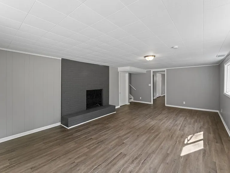 2209 E 125th St — Photo 26