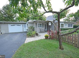 914 Grandview Rd, Akron, PA 17501