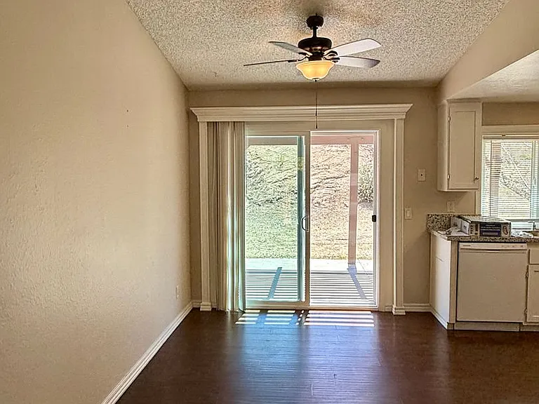 21781 Winding Rd — Photo 3