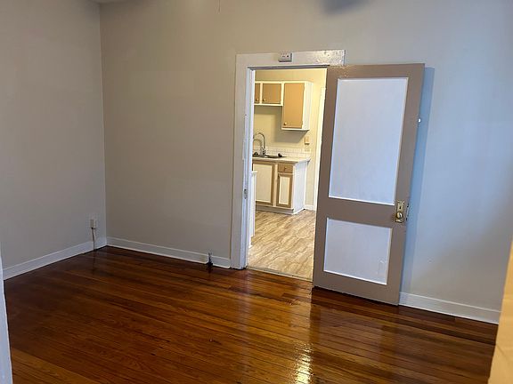 5th image of 1833 Laharpe St