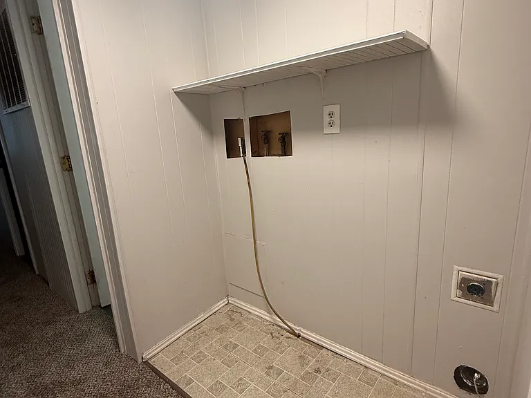 Laundry Hook-ups