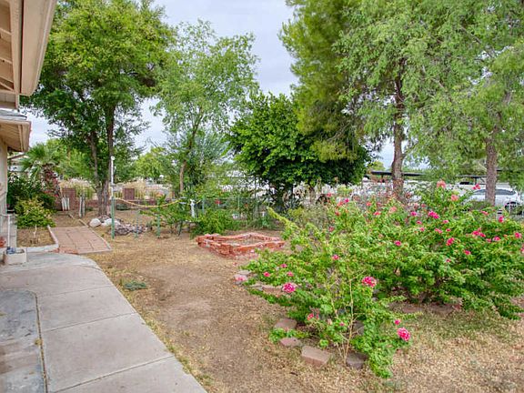 3rd image of 3121 E Turney Ave