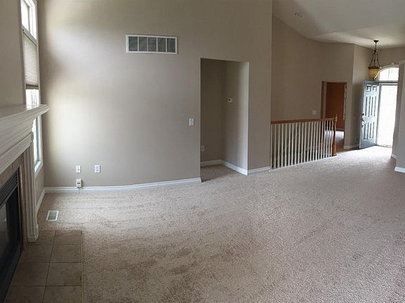 5th image of 1158 Creekside Ct