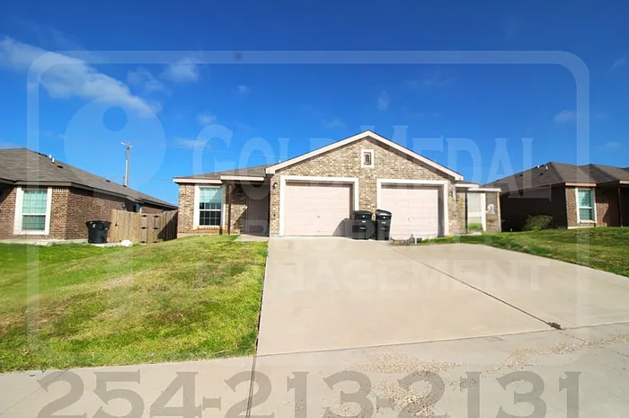 907 Lasso Dr #A — Photo 1