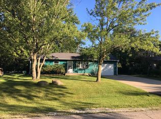 2410 Manor Ln, McHenry, IL 60051
