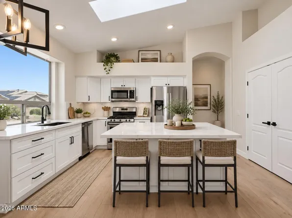 17320 N THORNBERRY Drive, Surprise, AZ 85374