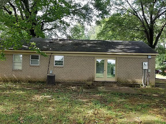 3rd image of 2225 Coral Hills Dr