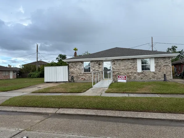 335 De La Ronde Dr #335, Chalmette, LA 70043