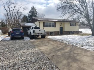 211 Coventry Rd, Marietta, OH 45750