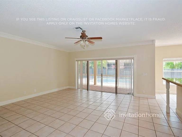 8556 NW 57th Dr — Photo 4