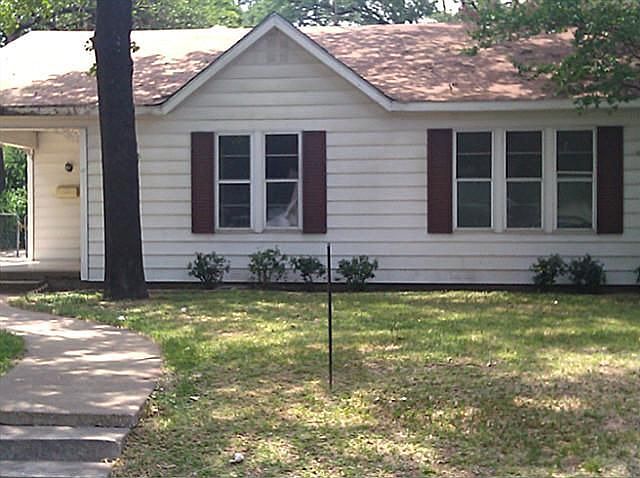 1st image of 1701 Robinwood Dr