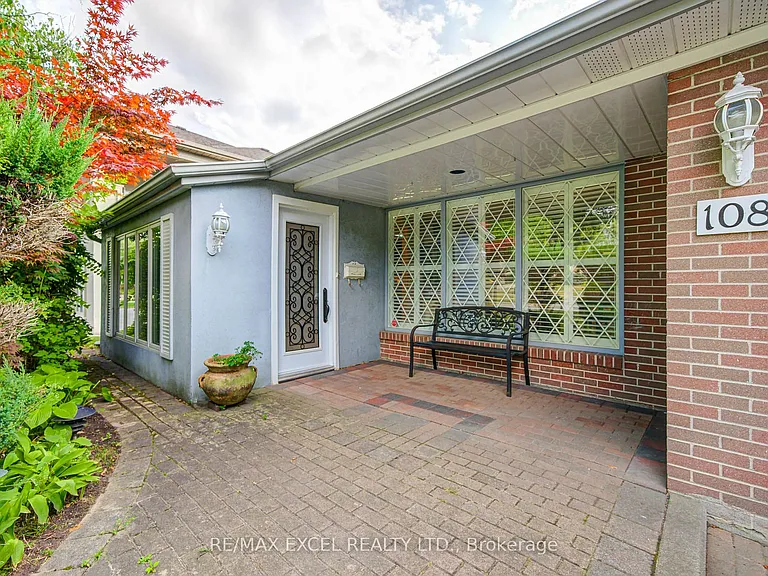 108 Babcombe Dr — Photo 3