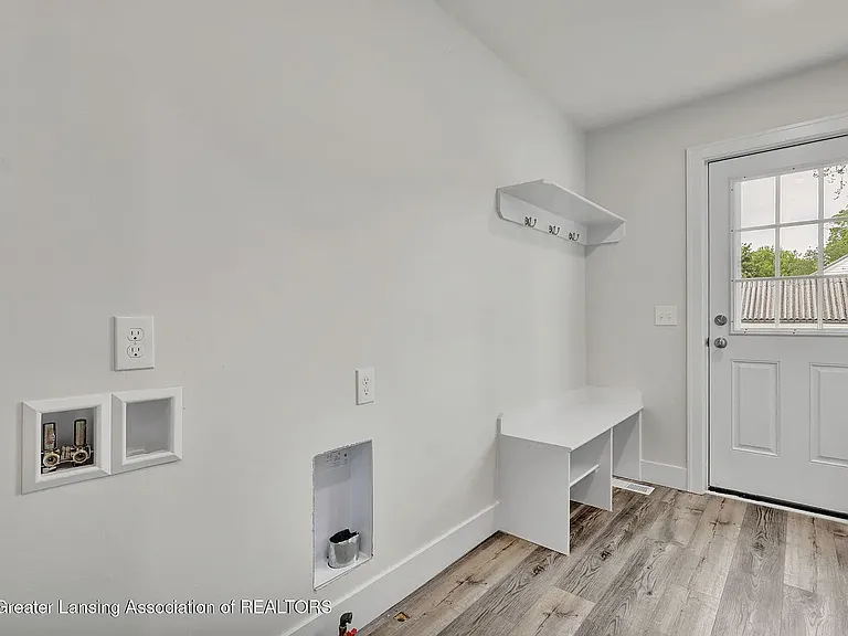 622 Carrier St — Photo 6