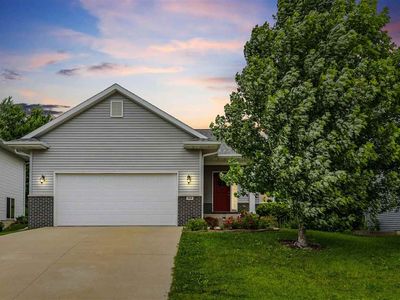 868 McCollister Ct, Iowa City, IA, 52240