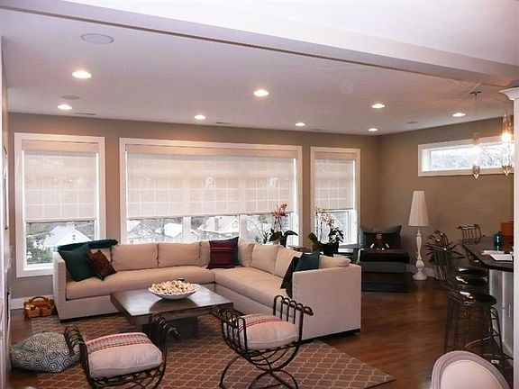 3rd image of 544 Empress Ave