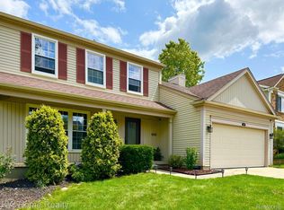587 Bolinger St, Rochester Hills, MI 48307