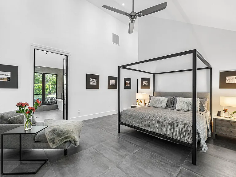 1275 N Swinton Ave — Photo 39