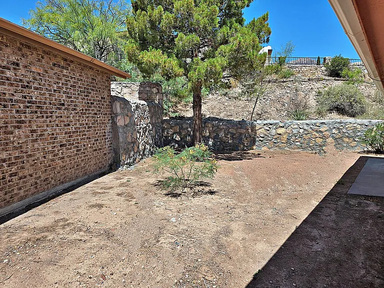 3219 Mountain Ridge Dr — Photo 15