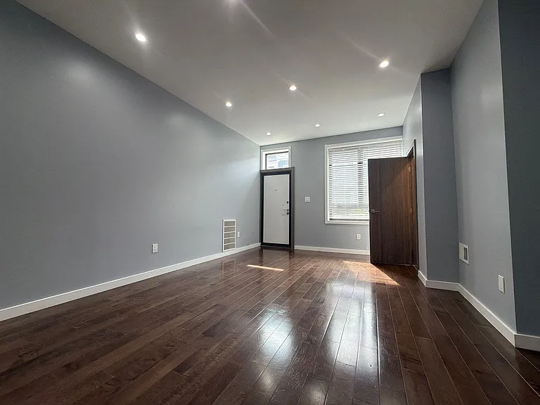 2627 N 31st St — Photo 5