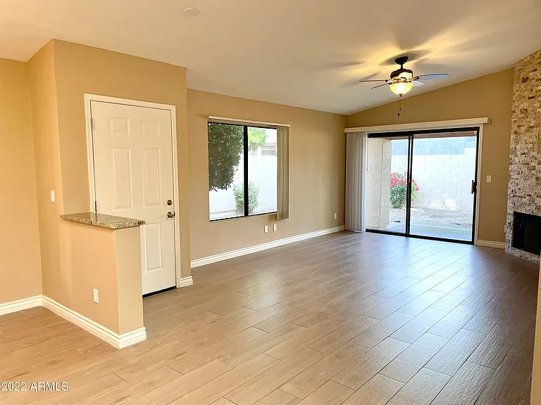 4522 E Renee Dr — Photo 9
