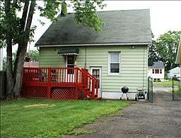 2nd image of 1347 W 3rd St