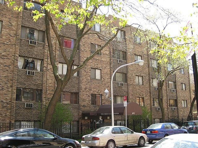1st image of 3620 N Pine Grove Ave #513