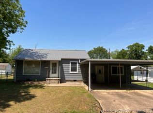212 W State St, Henryetta, OK 74437