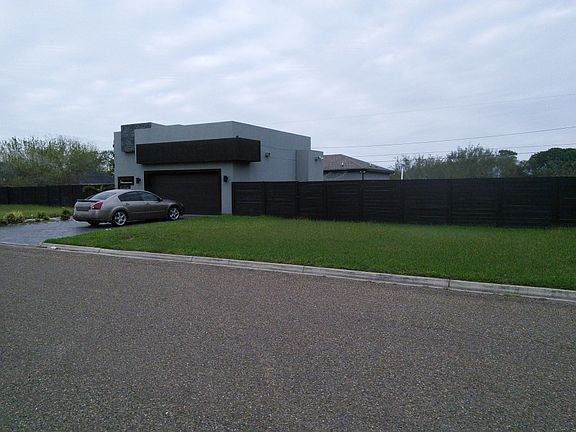 3rd image of 416 Amanda Ct