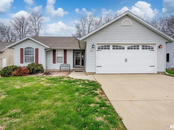 513 Lee Ct, De Witt, IA 52742