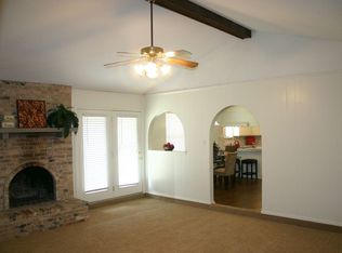 905 Warwick St, Bedford, TX 76022