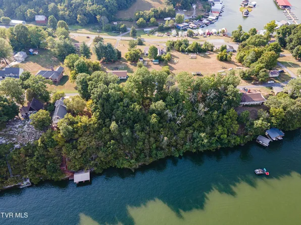 134 Jays Dr, Johnson City, TN 37615