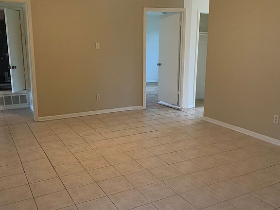 5th image of 909 Tammy Dr