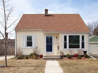 421 N Webster St, Port Washington, WI 53074