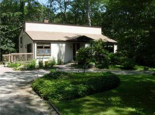 1071 South Rd, South Kingstown, RI 02879