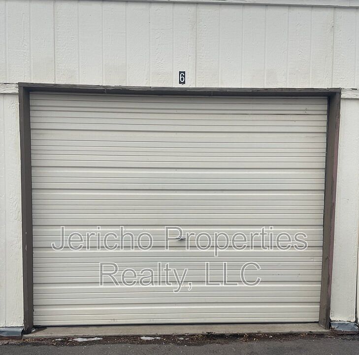 2nd image of 1069 S Yarrow St #6