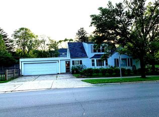 1901 Henley St, Glenview, IL