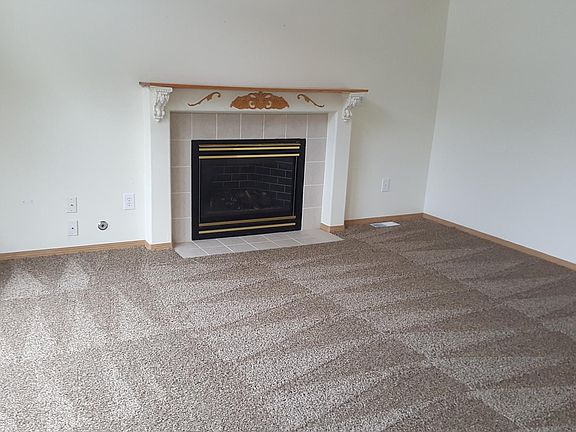 4th image of 6718 66th St NE