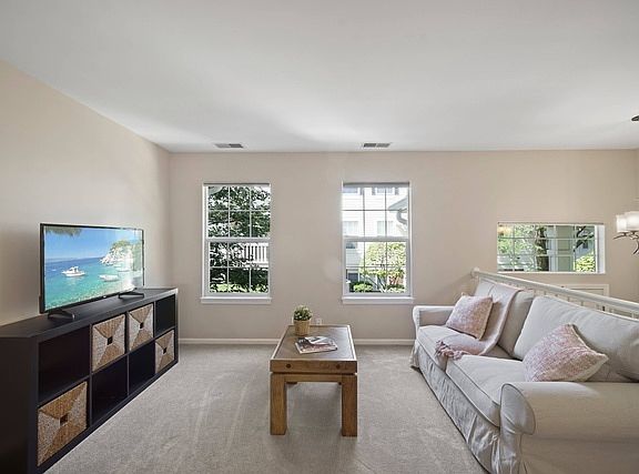 3rd image of 7247 Flagg Creek Dr