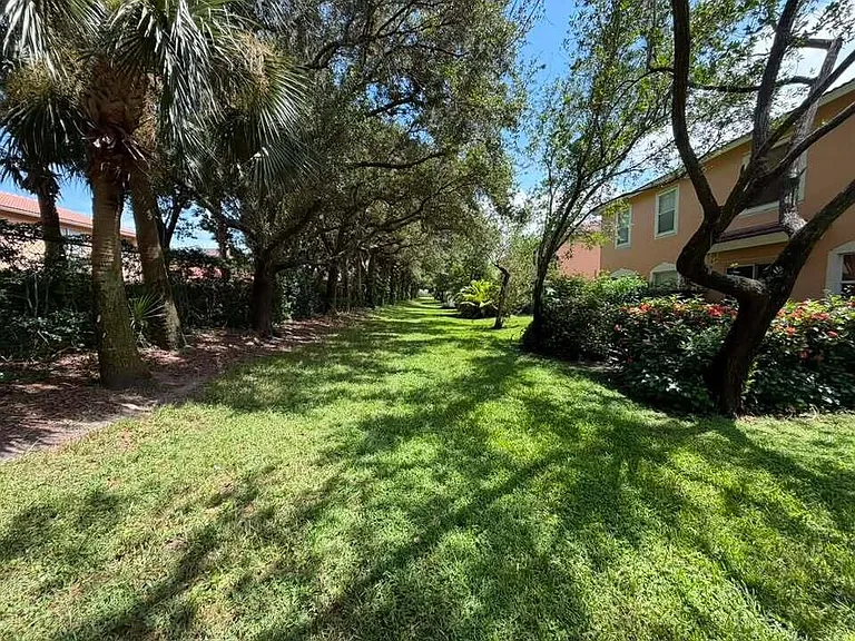 6892 Mill Brook Pl — Photo 21