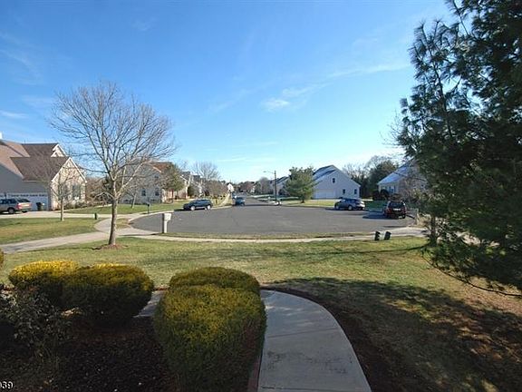 2nd image of 42 Julie Ct