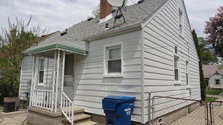 4th image of 6151 Helen St