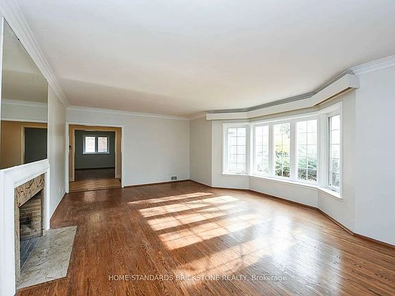 3rd image of 90 Centre Ave