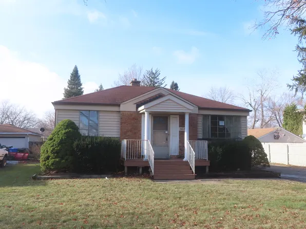 3028 Patton Dr, Des Plaines, IL 60018