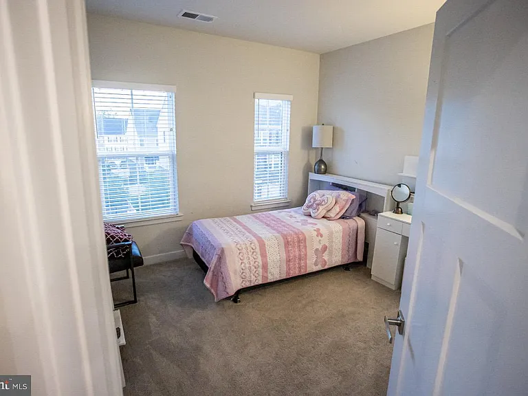 7821 Cove Point Dr — Photo 42