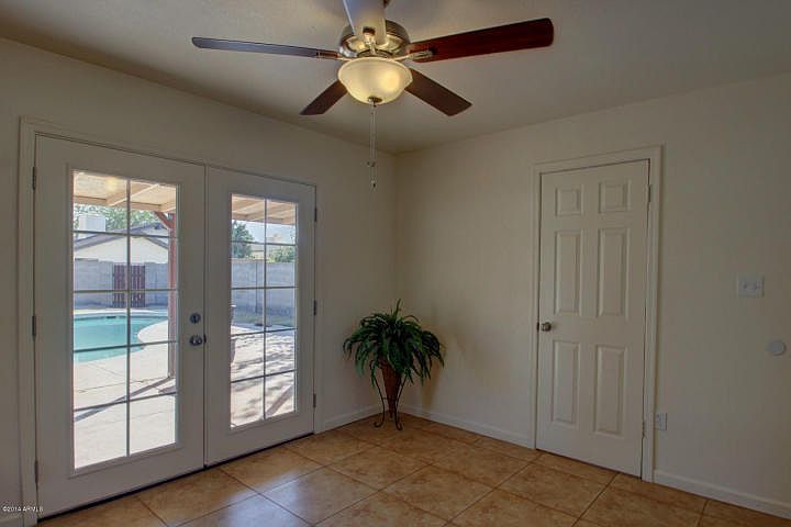 1st image of 3039 W Sunnyside Dr