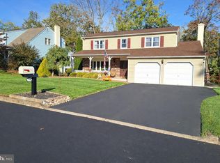 27 Seedling Dr, Holland, PA 18966