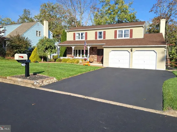 27 Seedling Dr, Holland, PA 18966