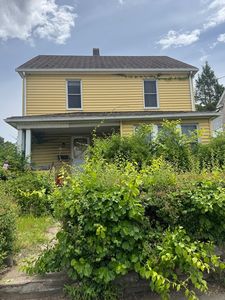 220 South St, Holyoke, MA, 01040