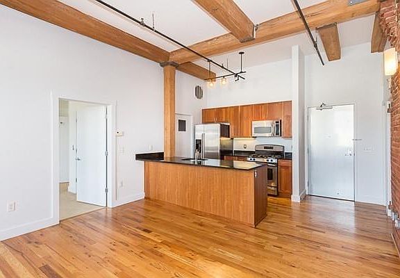 2nd image of 589 Essex St Unit 305