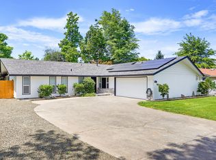 1451 Bluebonnet Ave, Medford, OR 97504